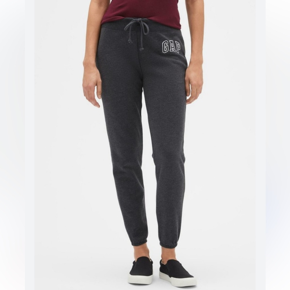 GAP Women’s Dark Gray Sweatpants Joggers